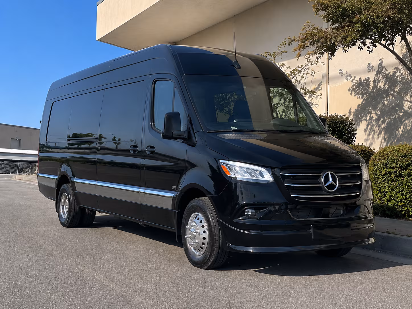 10 passenger sprinter van