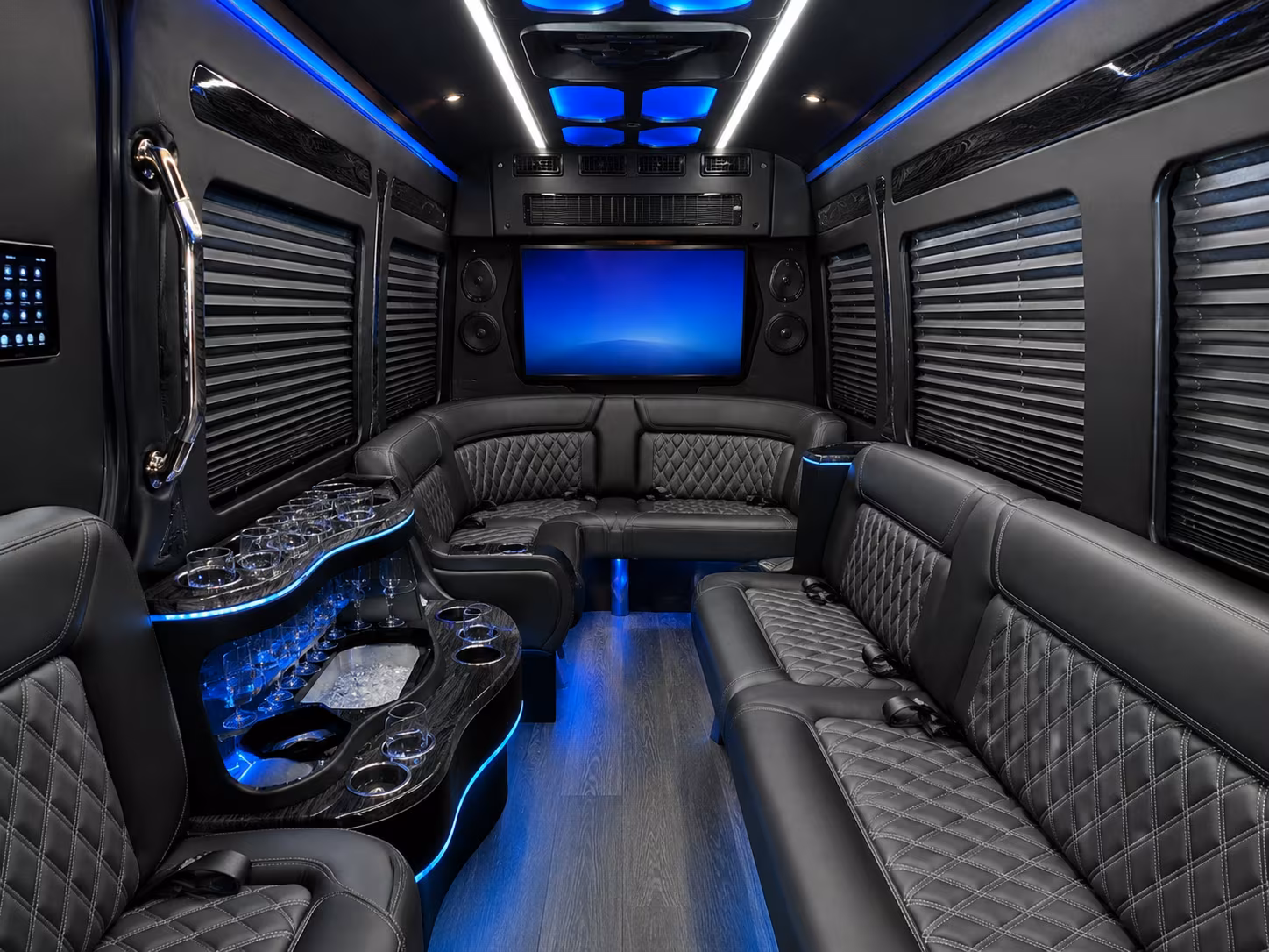 find the perfect transportation for your next airport transfer 3